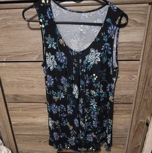 Super soft croft and barrow sleeveless top, size medium